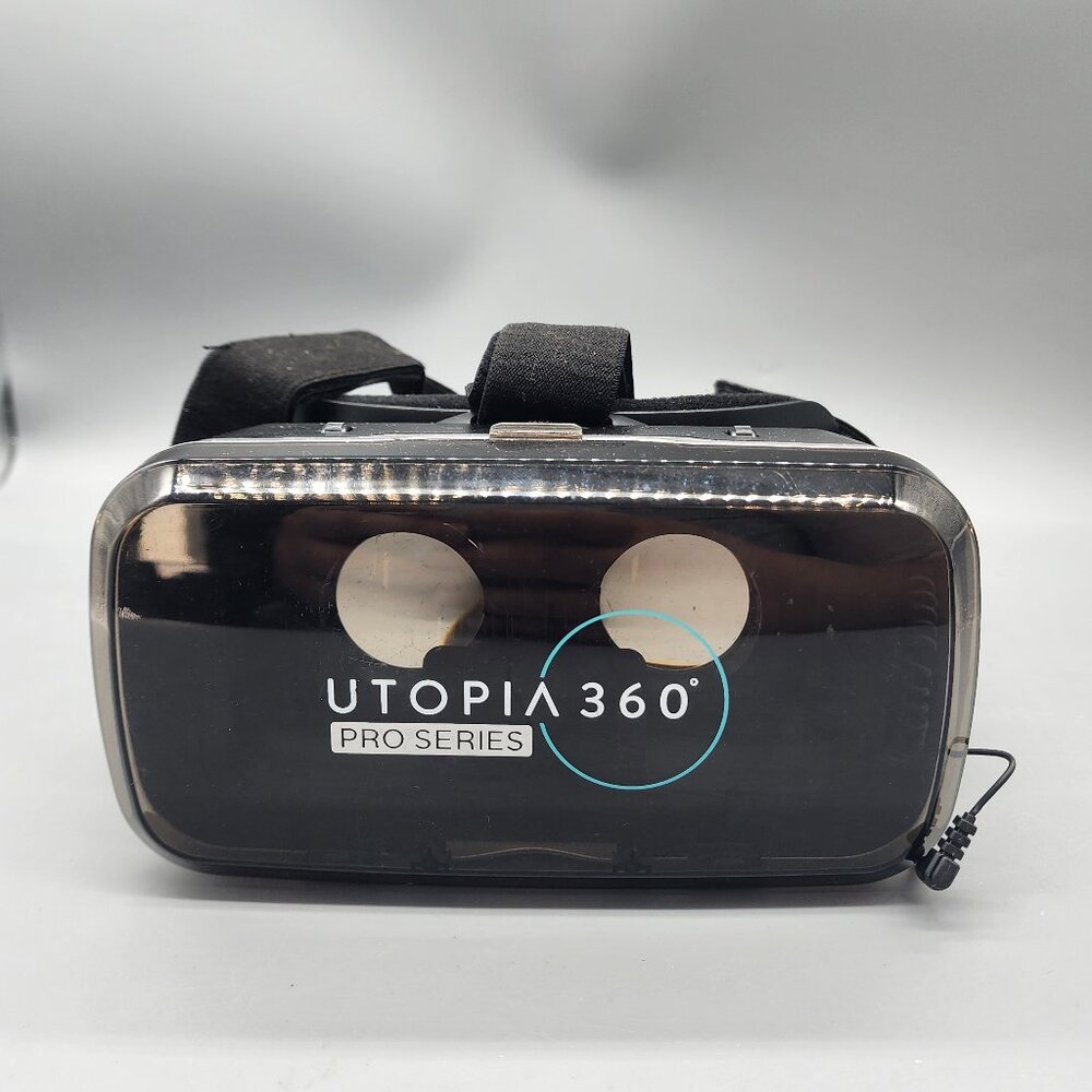 Utopia 360° Pro Series VR Headset with Built-in Headphones & Aux Cable